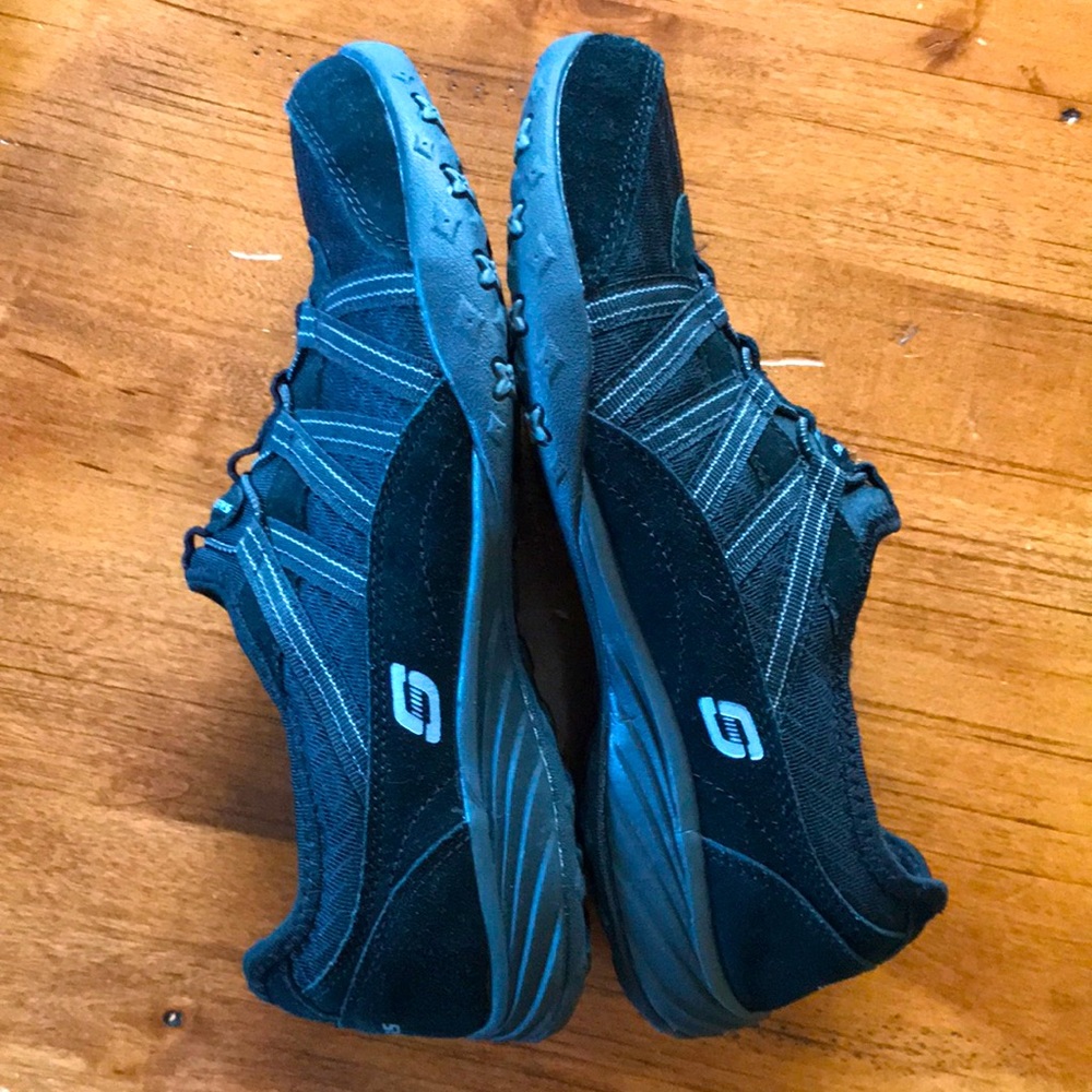 Black sketchers slip inside relaxed fit memoryfoam